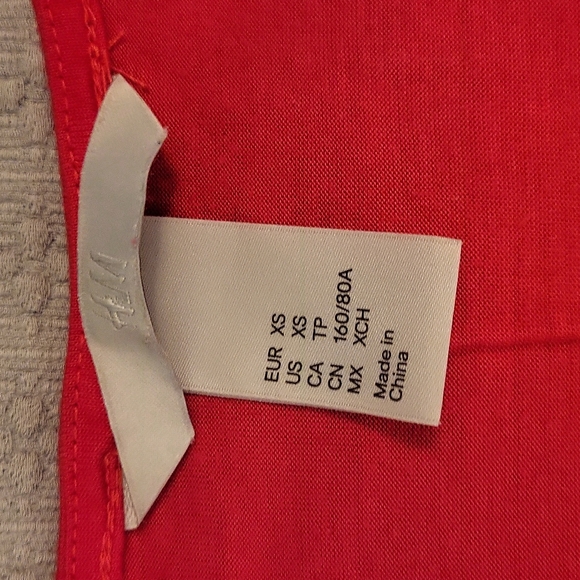 Red Ruffle tank - Picture 3 of 4